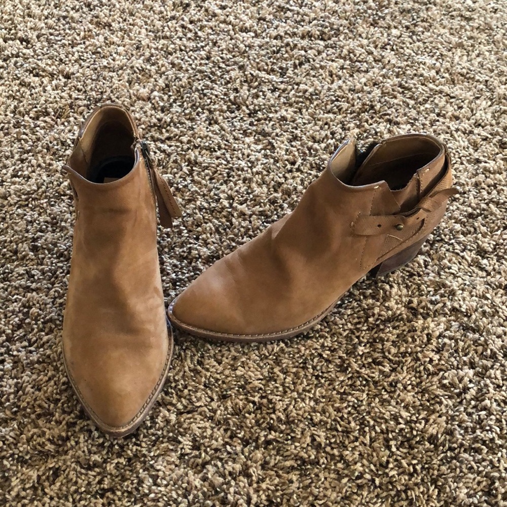 Dolce Vita booties